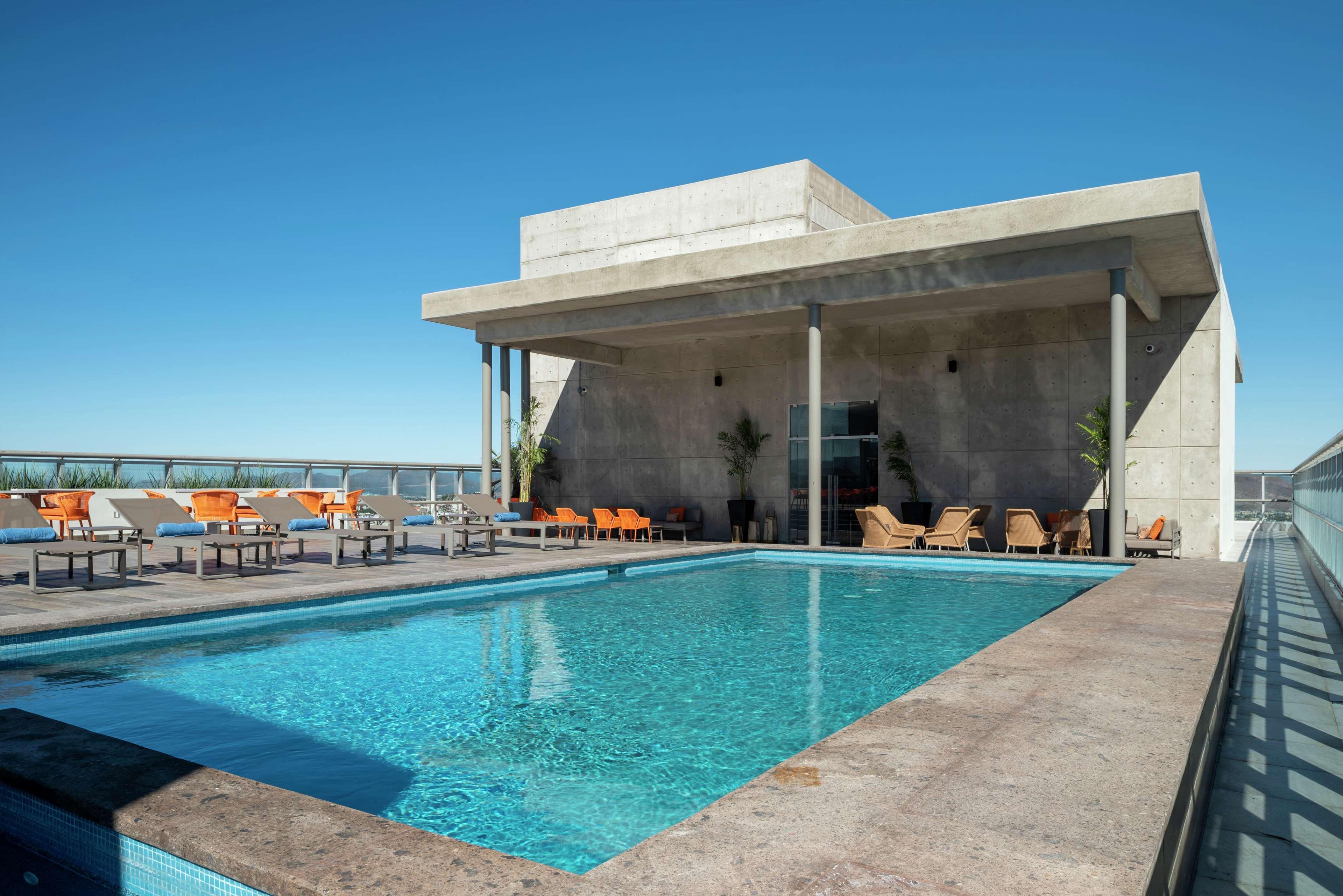 Hilton Garden Hotel 3*